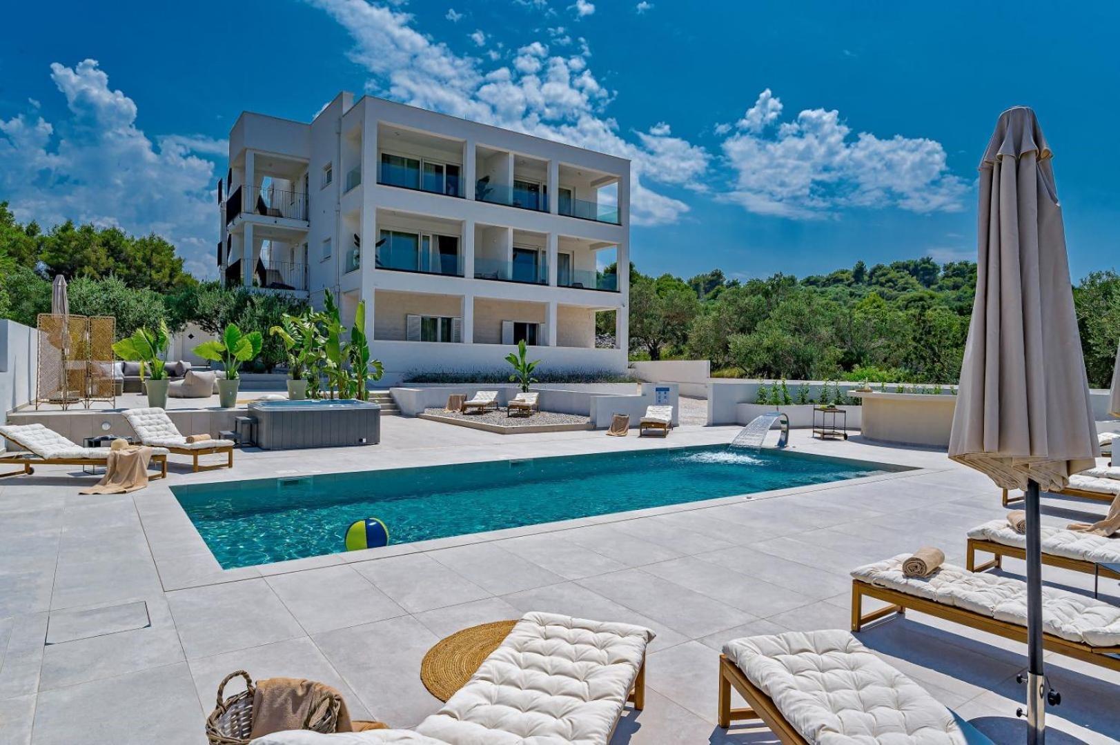 Luxury Villa Del Sogno With Pool, Jacuzzi, Parking Округ Горни Екстериор снимка